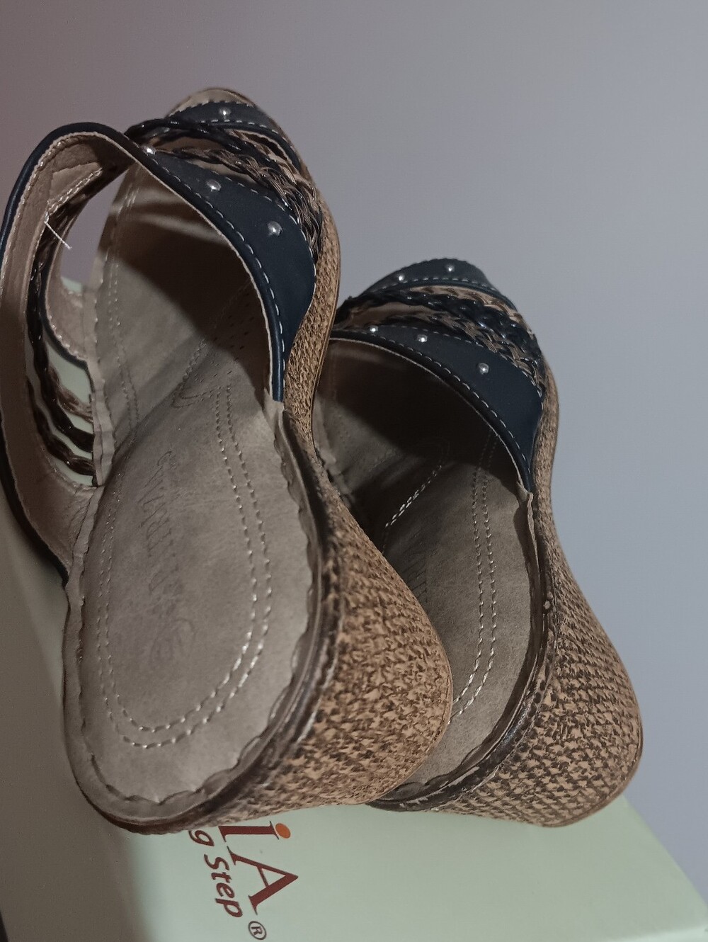 Wedge Sandals - Size 10 - Picture 9 of 10